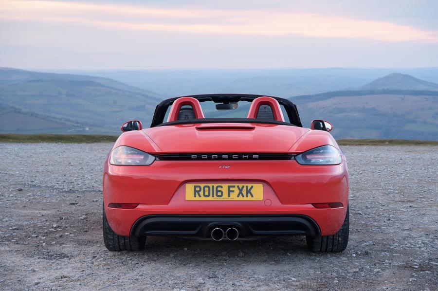  Porsche 718 Boxster S 2016 года  (UK) (фото 6 из 29)
